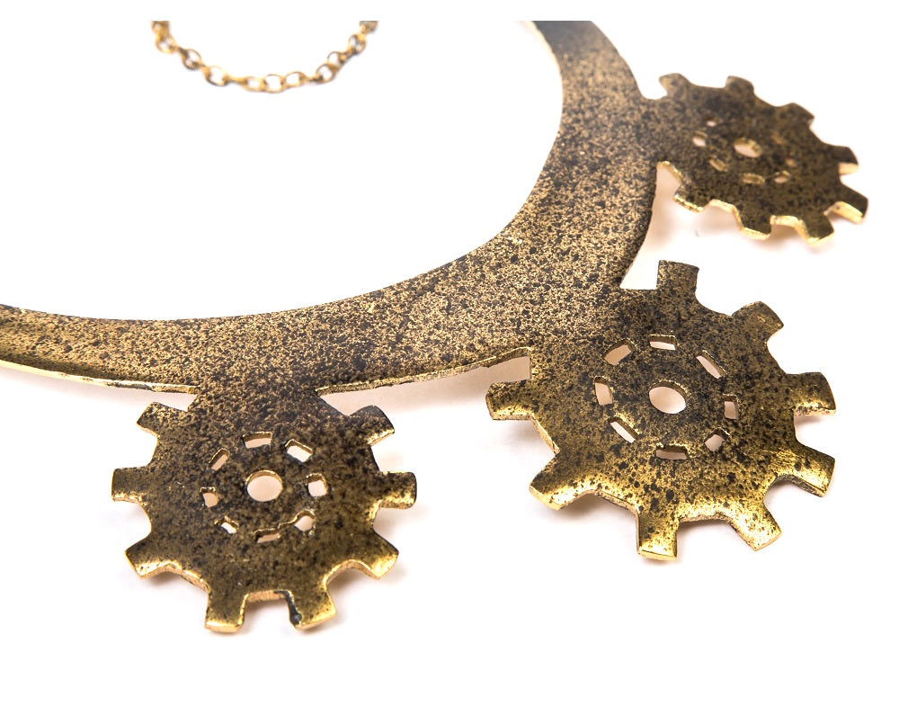 Cheeky chic gear metal choker
