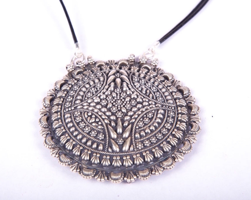 Folk fusion round pendant