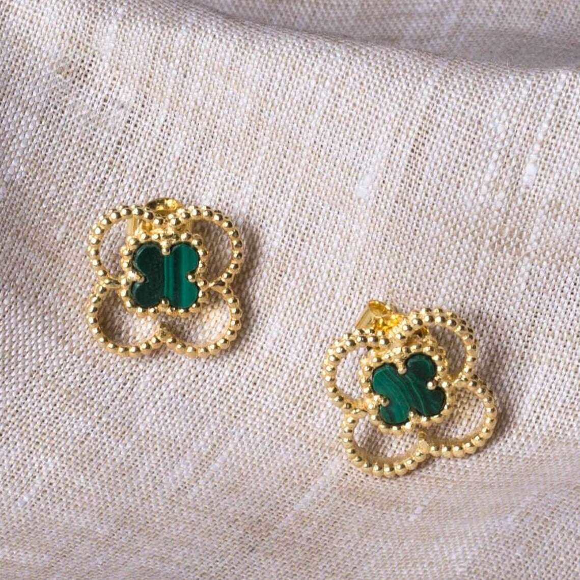 4 leaf clover studs gold