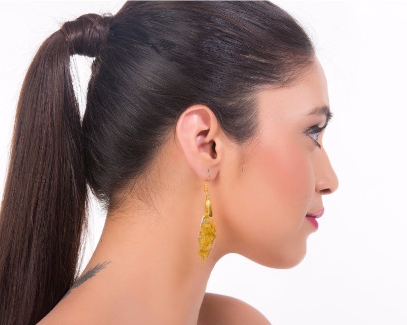 Yellow combo pellet shaped danglers