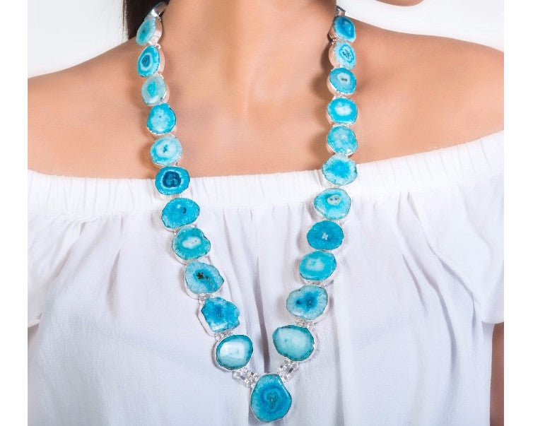 Organic shape & color stones long neckpiece