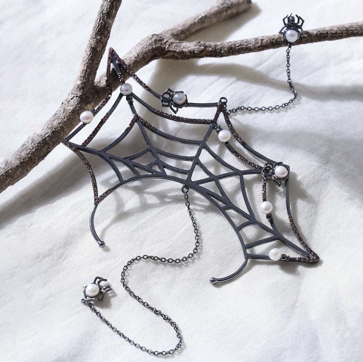White Spider EarCuff
