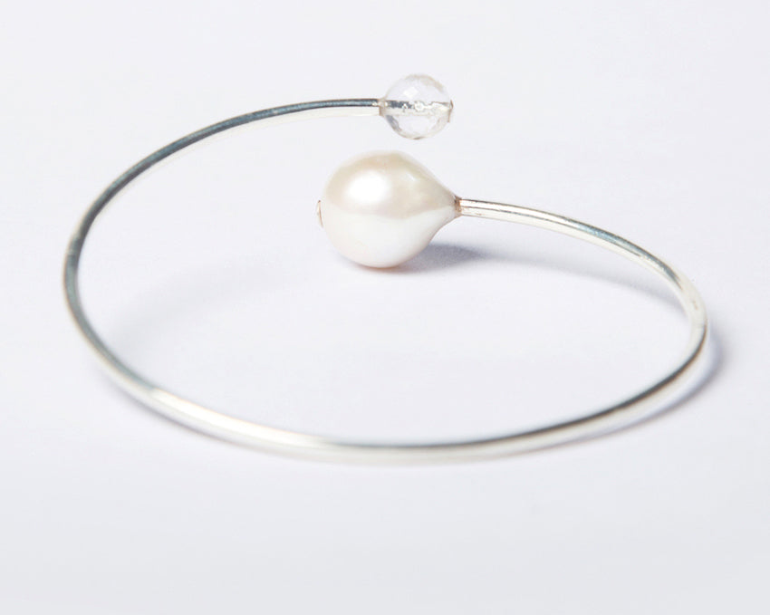 Fresh water baroque pearl & faceted crystal quartz bead bracelet