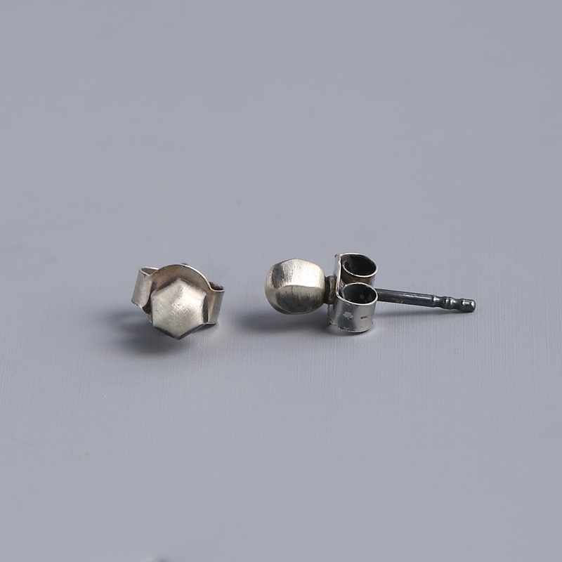 Tiny Flower Sterling 925 Silver Studs Earrings at Rs 500/pair | 925  स्टर्लिंग सिल्वर बालियां in Jaipur | ID: 24328451373