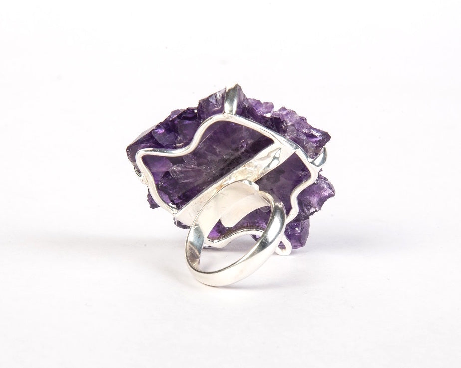 Back view of amethyst flower ring