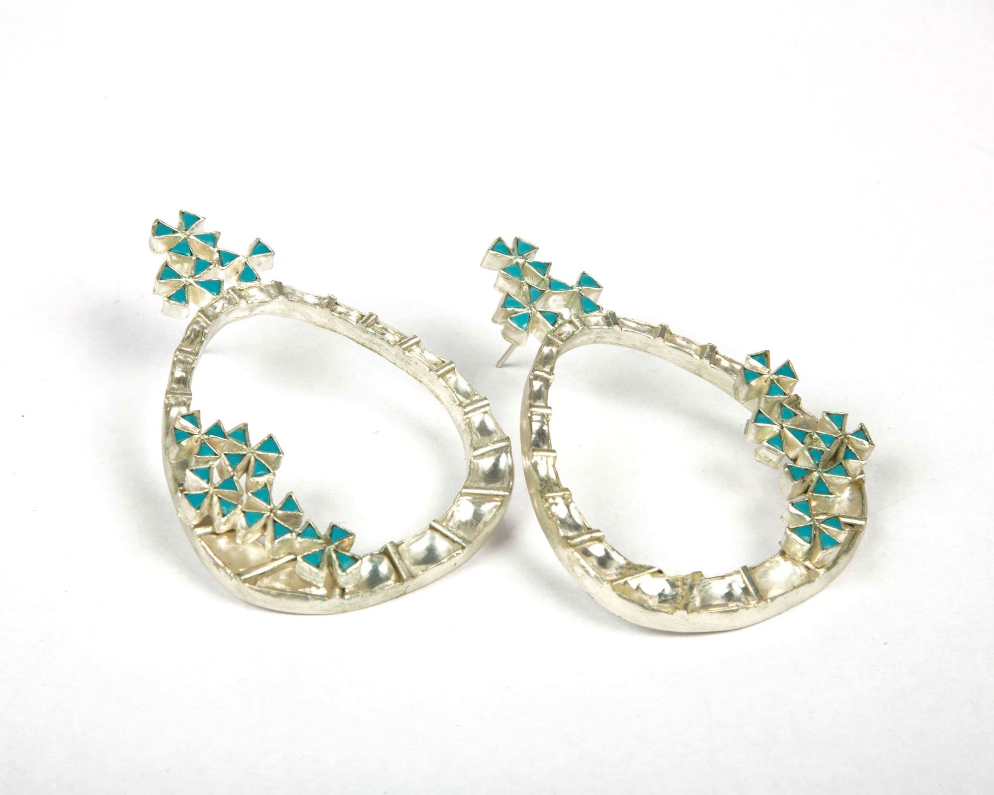 Kundan hoop earrings with flowers made of turquoise stones
