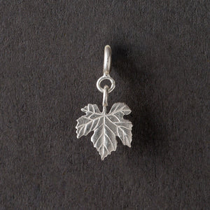 Textured Ivy leaf detachable Bracelet charm